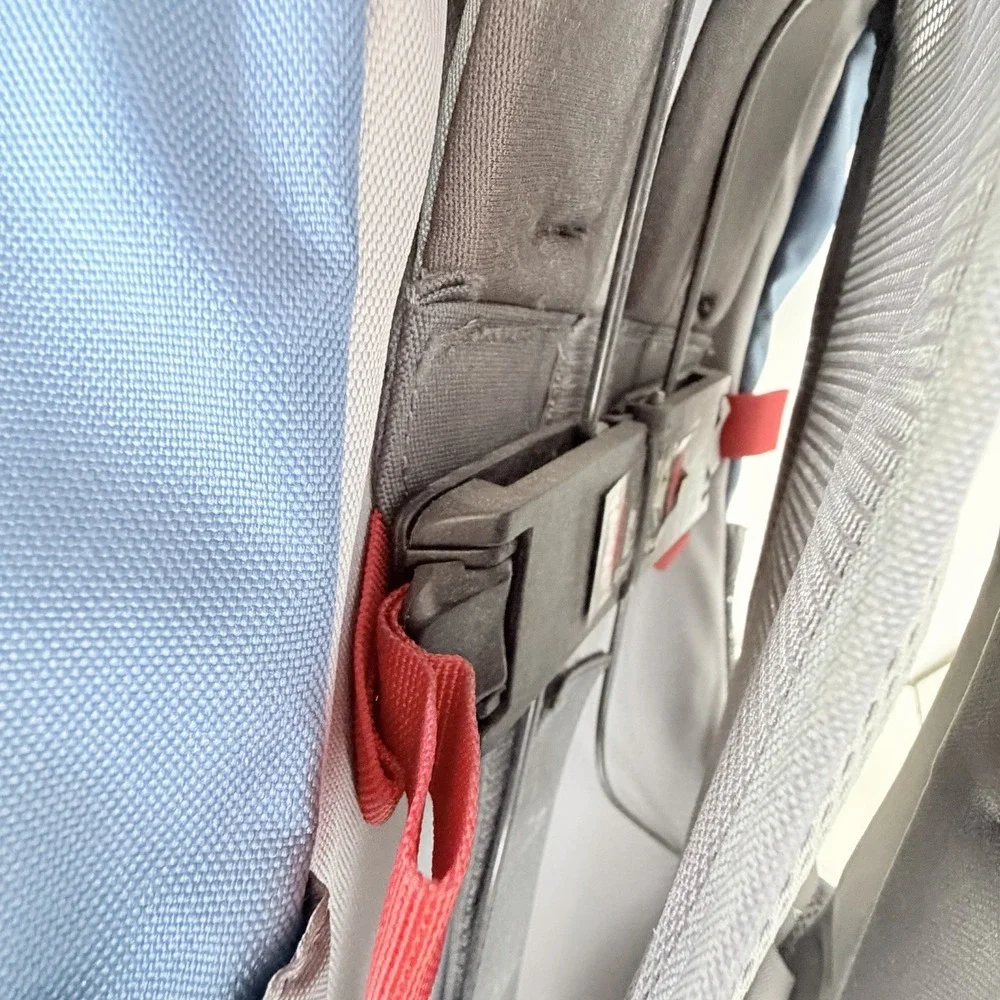 VAUDE Brenta 26 Hiking Backpack Blue Gray Ventilated Back Panel Rain Cover Sz M